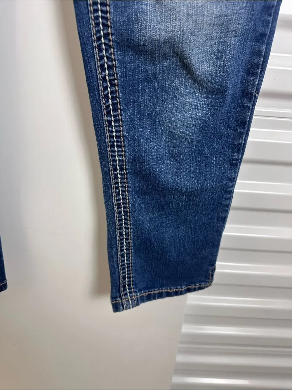 Maurices Women's Medium Blue Cropped Stretch Skinny Jeans
